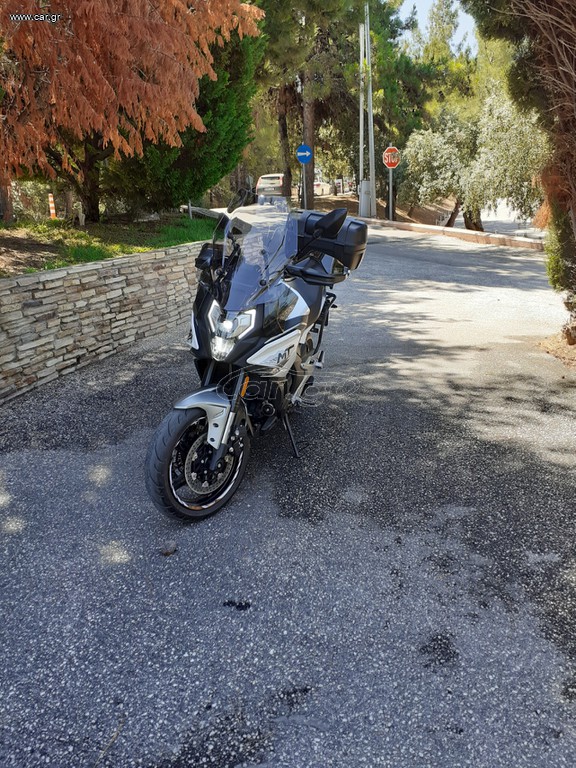 CFmoto 700 MT 2025