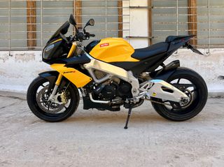 Aprilia Tuono 2011 Tuono V4R-thumb-1