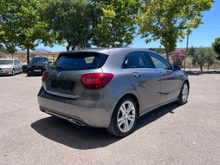 Mercedes-Benz A 180 2017 URBAN-thumb-13