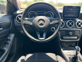 Mercedes-Benz A 180 2017 URBAN-thumb-27