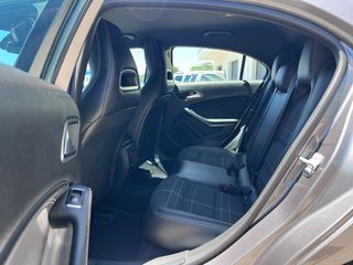 Mercedes-Benz A 180 2017 URBAN-thumb-30