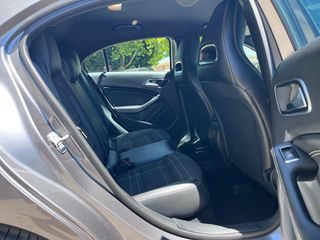 Mercedes-Benz A 180 2017 URBAN-thumb-31