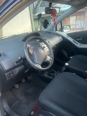 Toyota Yaris 2012 1.3 VVTI 5D-thumb-2