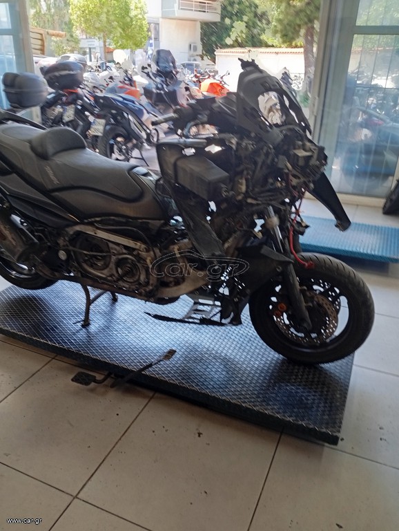 πωλούνται τα πάντα από yamaha t max 500 2010