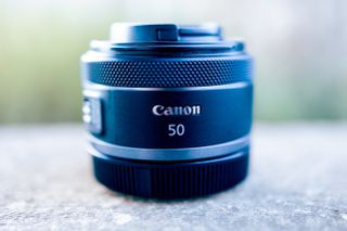 Canon RF 50 1.8-thumb-2