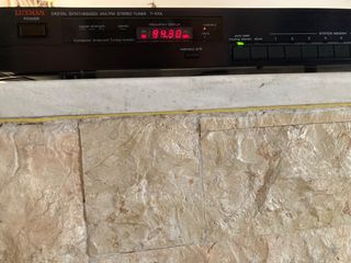 Tuner Luxman t100