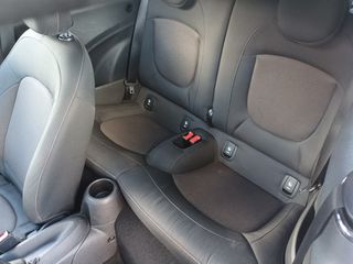 Mini Cooper D 2017-thumb-14