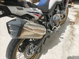 Honda CRF 1000 2016 dct-thumb-1