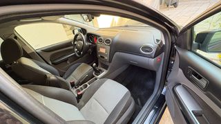 Ford Focus 2010-thumb-7