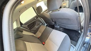 Ford Focus 2010-thumb-8