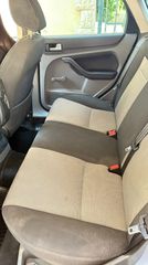 Ford Focus 2010-thumb-11