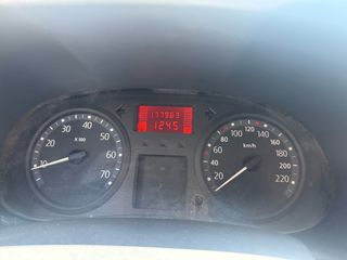 Renault Clio 2004-thumb-6