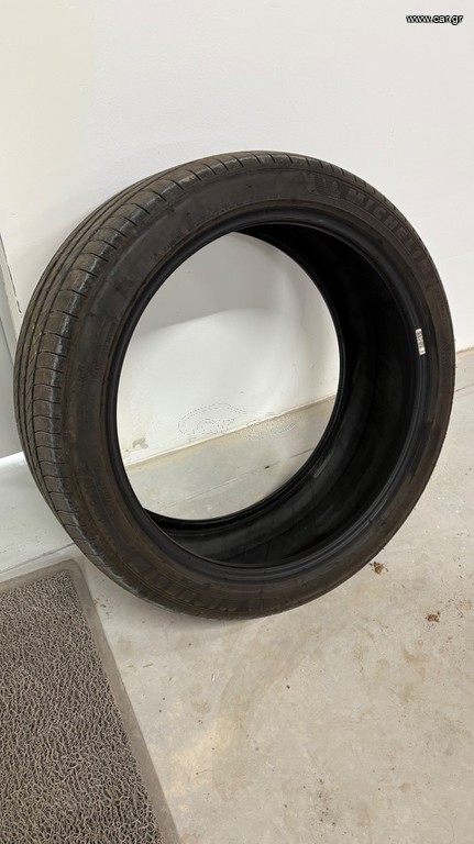 235/40/19 Michelin Primacy 4
