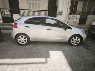 Kia Rio 2012-thumb-4