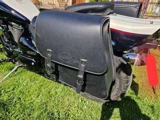 Suzuki VZ 800 2010 Intruder-thumb-9