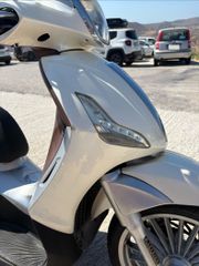 Piaggio Beverly 300 2015-thumb-8