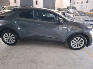 Toyota C-HR 2024 HEV C-Ult 1.8-thumb-1