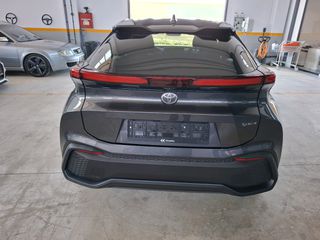 Toyota C-HR 2024 HEV C-Ult 1.8-thumb-3