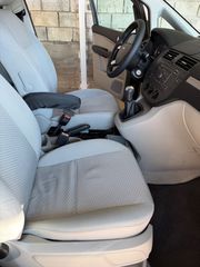 Ford C-Max 2004-thumb-5