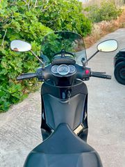 Piaggio Beverly 300i 2015-thumb-4