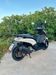 Piaggio Beverly 300i 2015-thumb-5