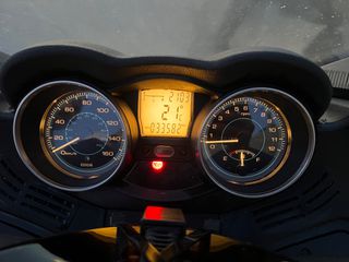 Piaggio XEvo 250 2015-thumb-1