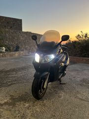 Piaggio XEvo 250 2015-thumb-2