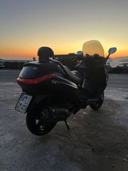 Piaggio XEvo 250 2015-thumb-6