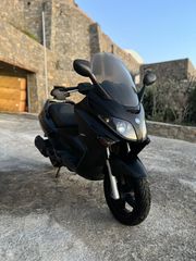 Piaggio XEvo 250 2015-thumb-7