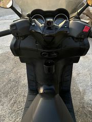 Piaggio XEvo 250 2015-thumb-9