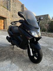 Piaggio XEvo 250 2015-thumb-12