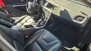 Volvo S60 2013 T4 180HP-thumb-13