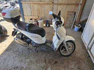 Aprilia Scarabeo 200 2016-thumb-2