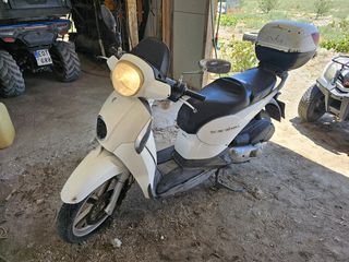 Aprilia Scarabeo 200 2016
