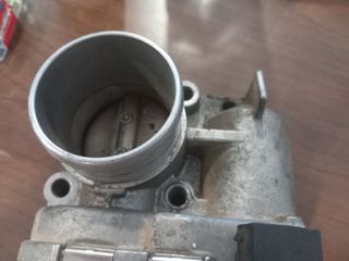 πεταλούδα γκαζιου volvo s60-thumb-1