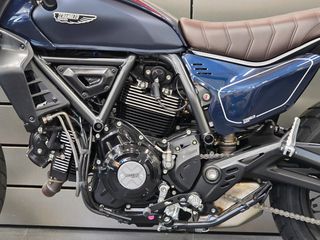 Ducati Scrambler 2025 Nightshift-thumb-17