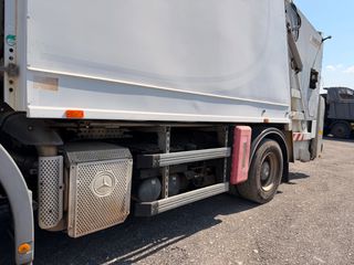 Απορριμματοφόρο Mercedes-Benz 2009 1824-thumb-8