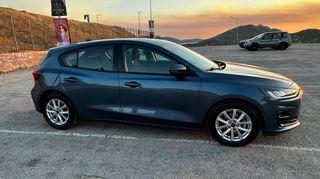 Ford Focus 2022-thumb-5