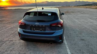 Ford Focus 2022-thumb-9