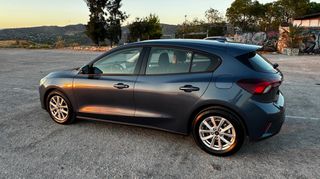 Ford Focus 2022-thumb-13
