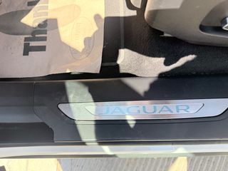 Jaguar F-Pace 2022 D200 Mild- Hybrid R-Dybamic SEAWD-thumb-40