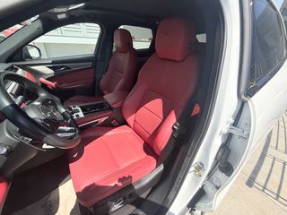 Jaguar F-Pace 2022 D200 Mild- Hybrid R-Dybamic SEAWD-thumb-41