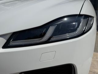 Jaguar F-Pace 2022 D200 Mild- Hybrid R-Dybamic SEAWD-thumb-11