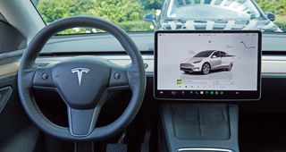 Tesla Model Y 2022 LONG RANGE DUAL MOTOR-thumb-6
