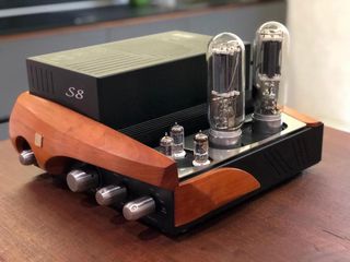 UNISON RESEARCH S-8 SINGLE ENDED 845 Amplifier-thumb-6