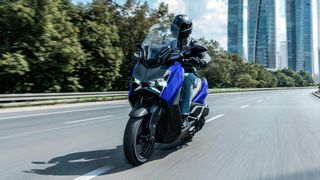 Yamaha XMAX 300 2026 ΔΩΡΟ ΓΝΗΣΙΑ ΑΞΕΣΟΥΑΡ YAMAHA ΑΞΙΑΣ 500€!-thumb-7