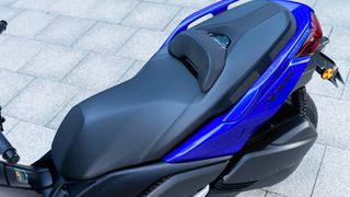 Yamaha XMAX 300 2026 ΔΩΡΟ ΓΝΗΣΙΑ ΑΞΕΣΟΥΑΡ YAMAHA ΑΞΙΑΣ 500€!-thumb-16