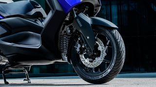 Yamaha XMAX 300 2026 ΔΩΡΟ ΓΝΗΣΙΑ ΑΞΕΣΟΥΑΡ YAMAHA ΑΞΙΑΣ 500€!-thumb-21