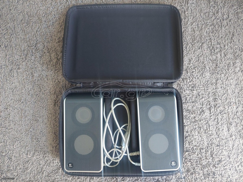 Logitech V20 Speakers