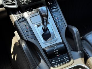 Porsche Cayenne 2015 S E-HYBRID GTS 416hp-thumb-25